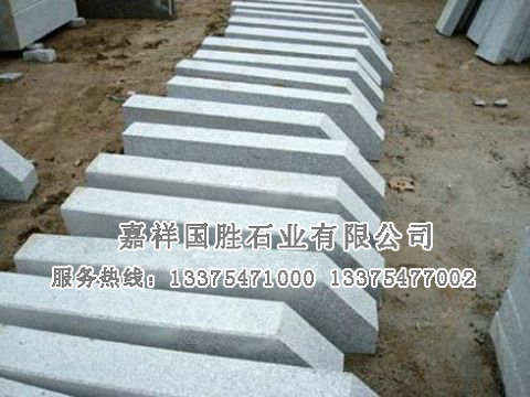 點(diǎn)擊查看詳細(xì)信息<br>標(biāo)題：路沿石 閱讀次數(shù)：2641